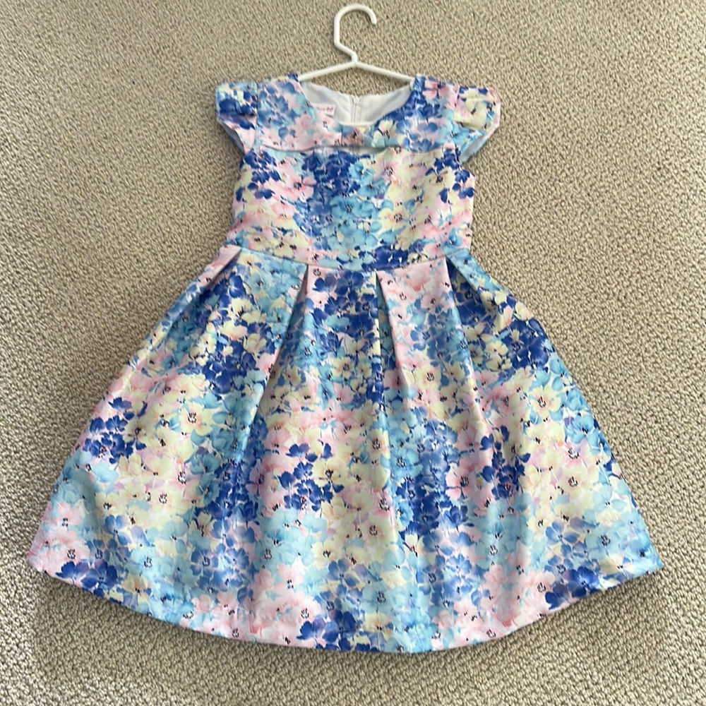 Iike new bonnie & jeqn blue floral size 6 dress